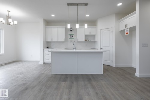 319 157 Avenue, Edmonton, AB - Indoor Photo Showing Kitchen