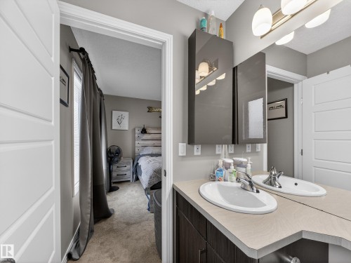 4465 5A Street, Edmonton, AB - Indoor Photo Showing Bathroom