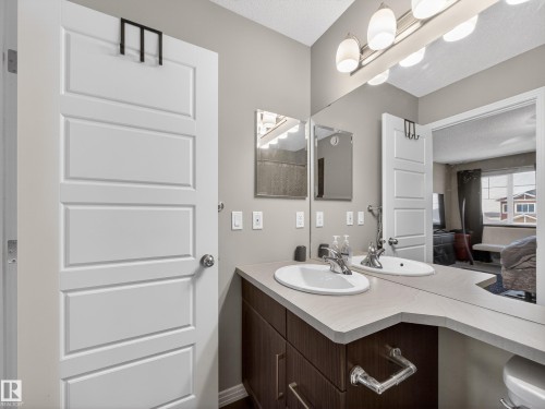 4465 5A Street, Edmonton, AB - Indoor Photo Showing Bathroom