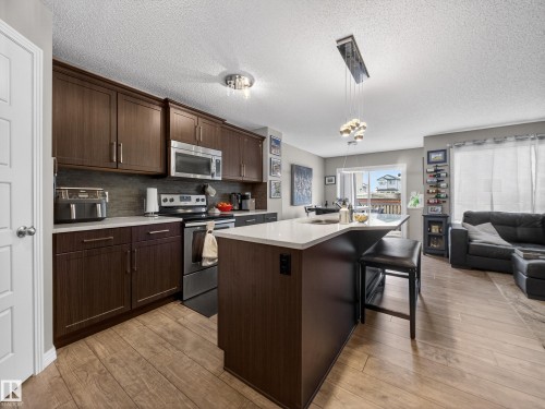 4465 5A Street, Edmonton, AB - Indoor Photo Showing Kitchen