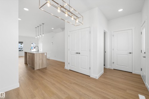 516 176 Avenue, Edmonton, AB - Indoor Photo Showing Other Room