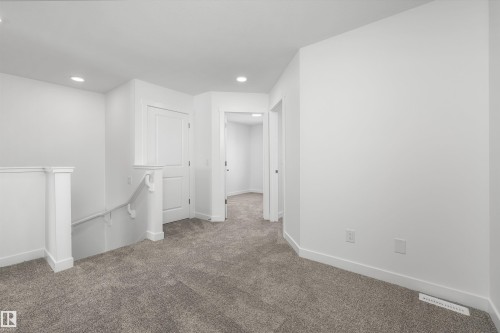 516 176 Avenue, Edmonton, AB - Indoor Photo Showing Other Room