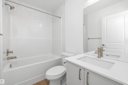 516 176 Avenue, Edmonton, AB - Indoor Photo Showing Bathroom