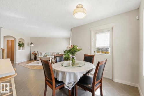 4831 147 Avenue, Edmonton, AB - Indoor Photo Showing Dining Room