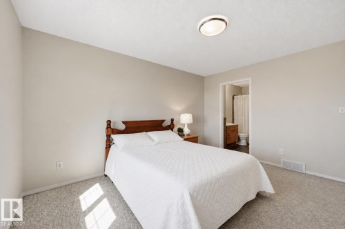 4831 147 Avenue, Edmonton, AB - Indoor Photo Showing Bedroom