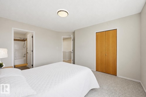 4831 147 Avenue, Edmonton, AB - Indoor Photo Showing Bedroom