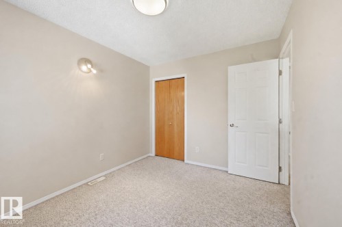 4831 147 Avenue, Edmonton, AB - Indoor Photo Showing Other Room