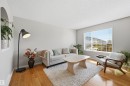 4831 147 Avenue, Edmonton, AB  - Indoor Photo Showing Living Room 