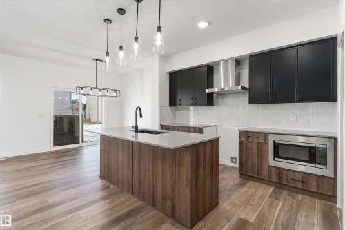 8608 183 Avenue, Edmonton, AB - Indoor Photo Showing Kitchen