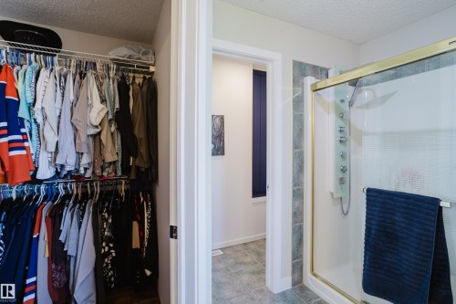 16620 81 Street, Edmonton, AB - Indoor With Storage