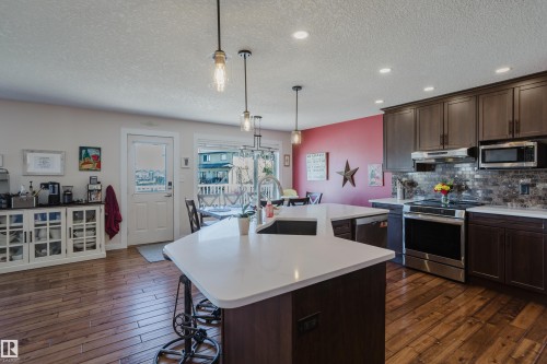 16620 81 Street, Edmonton, AB - Indoor Photo Showing Kitchen With Upgraded Kitchen