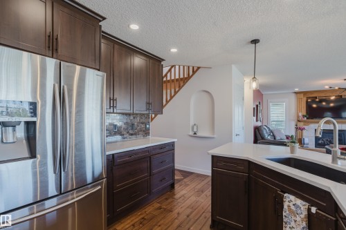 16620 81 Street, Edmonton, AB - Indoor Photo Showing Kitchen