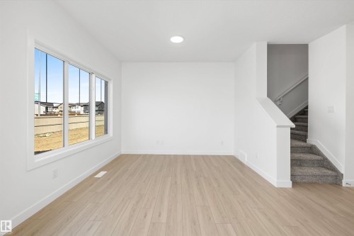 1044 Cristall Crescent, Edmonton, AB - Indoor Photo Showing Other Room