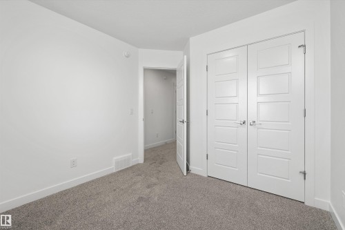 1044 Cristall Crescent, Edmonton, AB - Indoor Photo Showing Other Room