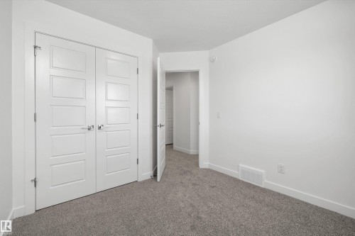 1044 Cristall Crescent, Edmonton, AB - Indoor Photo Showing Other Room