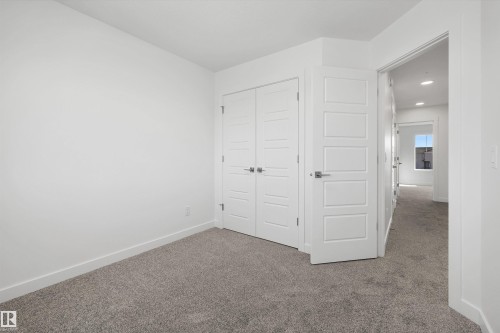 1044 Cristall Crescent, Edmonton, AB - Indoor Photo Showing Other Room