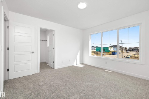 1044 Cristall Crescent, Edmonton, AB - Indoor Photo Showing Other Room