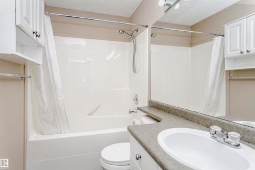 4108 Tompkins Way, Edmonton, AB - Indoor Photo Showing Bathroom