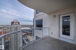 Private balcony with concrete flooring - 