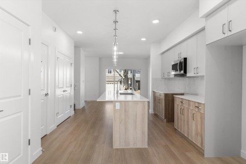 20703 43 Avenue, Edmonton, AB - Indoor Photo Showing Kitchen