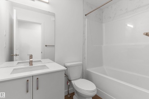20703 43 Avenue, Edmonton, AB - Indoor Photo Showing Bathroom