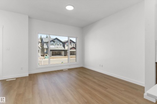 20703 43 Avenue, Edmonton, AB - Indoor Photo Showing Living Room