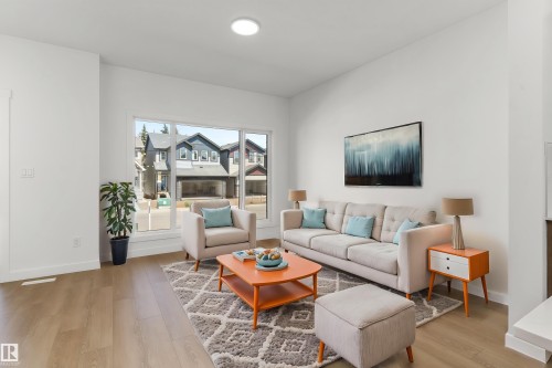 20703 43 Avenue, Edmonton, AB - Indoor Photo Showing Living Room