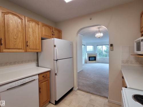 408 10610 76 Street, Edmonton, AB - Indoor Photo Showing Kitchen