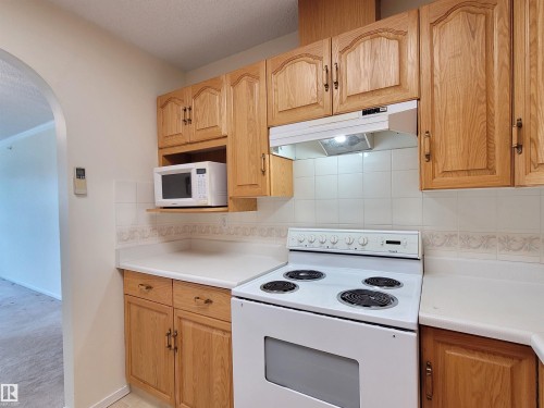 408 10610 76 Street, Edmonton, AB - Indoor Photo Showing Kitchen