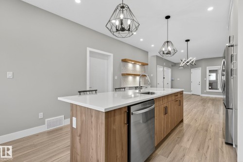 10906 54 Avenue, Edmonton, AB - Indoor Photo Showing Kitchen With Upgraded Kitchen