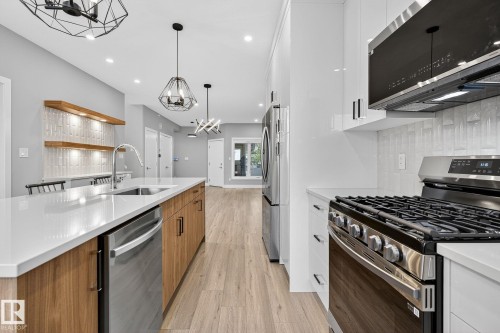 10906 54 Avenue, Edmonton, AB - Indoor Photo Showing Kitchen With Upgraded Kitchen