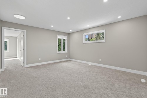 10906 54 Avenue, Edmonton, AB - Indoor Photo Showing Other Room