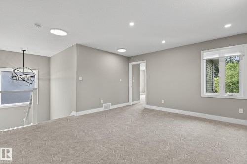 10906 54 Avenue, Edmonton, AB - Indoor Photo Showing Other Room