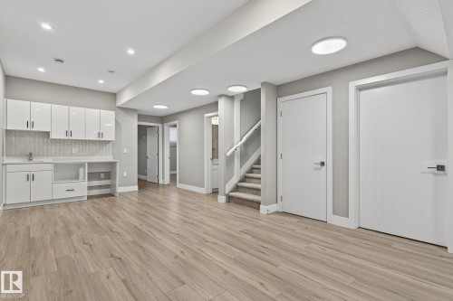 10906 54 Avenue, Edmonton, AB - Indoor