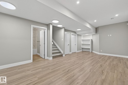 10906 54 Avenue, Edmonton, AB - Indoor Photo Showing Other Room