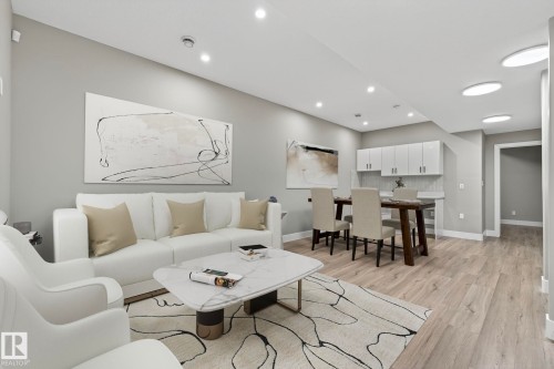10906 54 Avenue, Edmonton, AB - Indoor Photo Showing Living Room