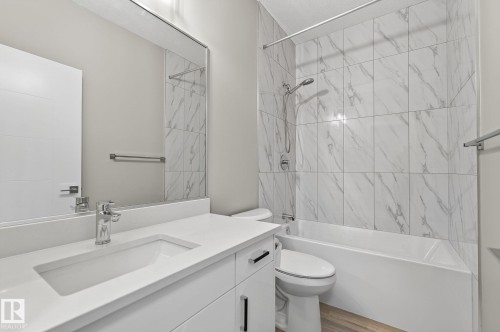 10906 54 Avenue, Edmonton, AB - Indoor Photo Showing Bathroom