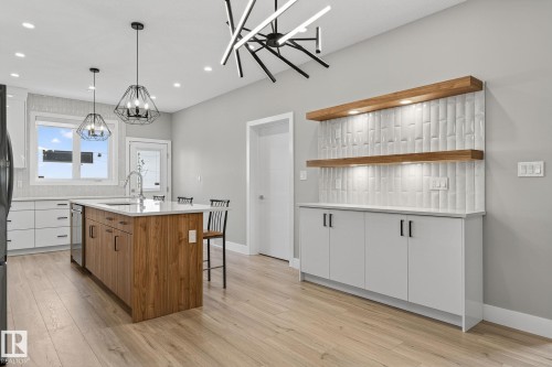 10906 54 Avenue, Edmonton, AB - Indoor Photo Showing Kitchen