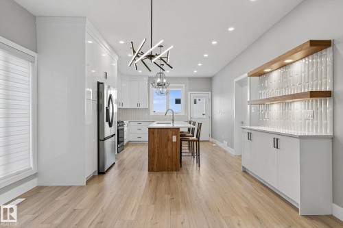 10906 54 Avenue, Edmonton, AB - Indoor Photo Showing Kitchen With Upgraded Kitchen