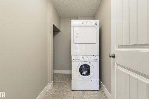 68 Meridian Loop, Stony Plain, AB - Indoor Photo Showing Laundry Room