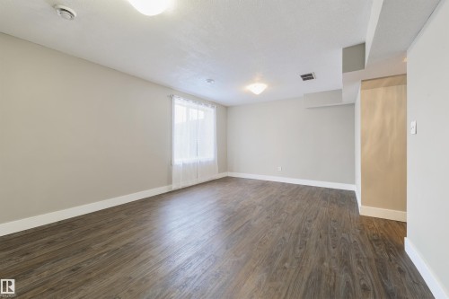 68 Meridian Loop, Stony Plain, AB - Indoor Photo Showing Other Room