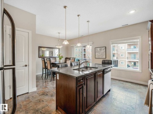 37 13825 155 Avenue, Edmonton, AB - Indoor Photo Showing Kitchen With Double Sink