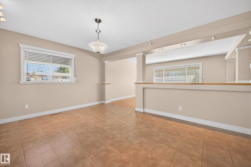 13916 61 Street Nw, Edmonton, AB - Indoor Photo Showing Other Room