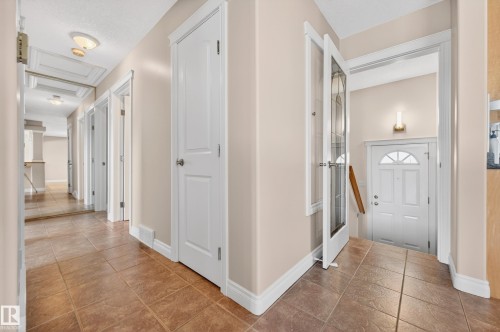 13916 61 Street Nw, Edmonton, AB - Indoor Photo Showing Other Room