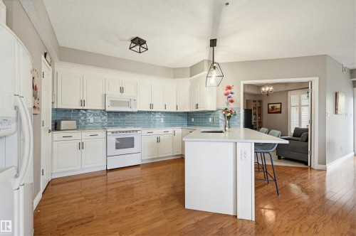 201 9811 96A Street, Edmonton, AB - Indoor Photo Showing Kitchen
