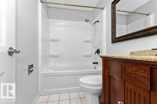 4303 104A Avenue, Edmonton, AB - Indoor Photo Showing Bathroom