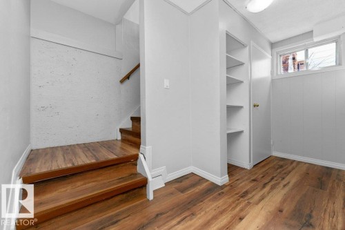 4303 104A Avenue, Edmonton, AB - Indoor