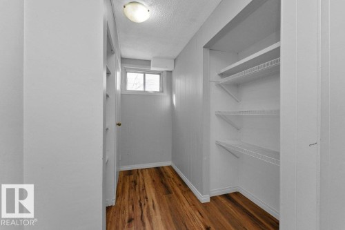 4303 104A Avenue, Edmonton, AB - Indoor