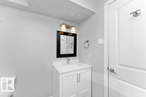 4303 104A Avenue, Edmonton, AB - Indoor Photo Showing Bathroom