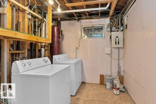 4303 104A Avenue, Edmonton, AB - Indoor